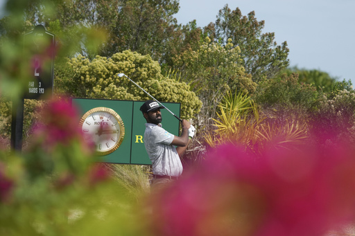 Scottie Scheffler surges with birdies in the Bahamas, holding a 2-shot advantage