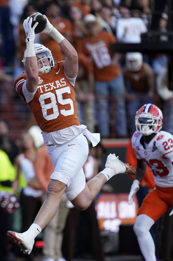 Texas tight end Gunnar Helm shines as a patient player who remained committed during the transfer period.