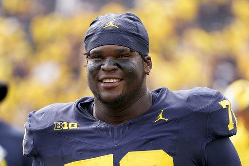 Michigan defensive lineman Kenneth Grant announces entry into NFL draft