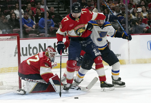 Barkov nets power-play goal in final moments of OT, Panthers edge Blues 2-1