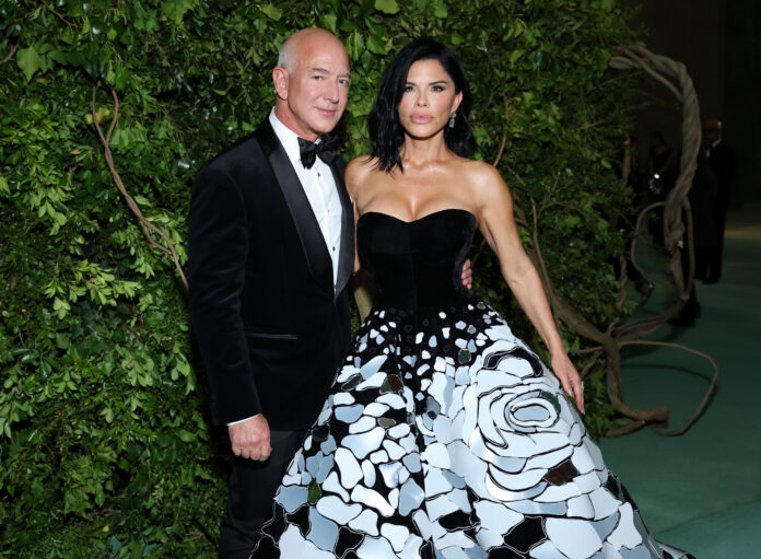 Jeff Bezos and Lauren Sánchez