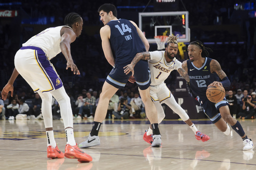 Anthony Davis nets 40 points while LeBron James adds 18 in Lakers’ 116-110 victory over Grizzlies