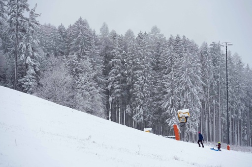 Weather impacts bobsled and luge events at the World Cup in Austria and Germany