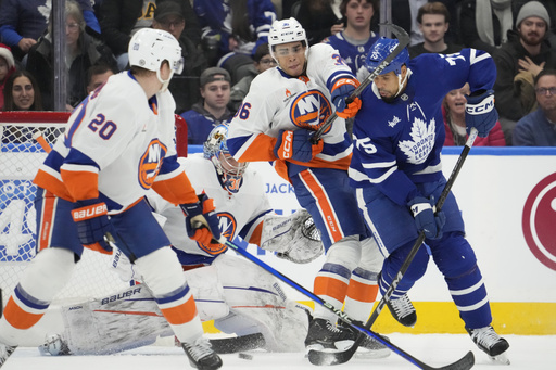 Bo Horvat records two goals and two assists in the Islanders’ 6-3 win against the Maple Leafs.