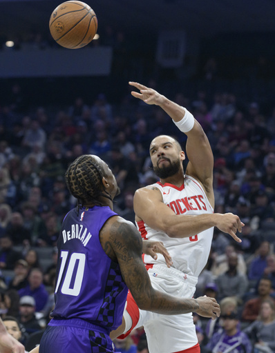 Kings hit 15 consecutive shots to defeat Rockets 120-111