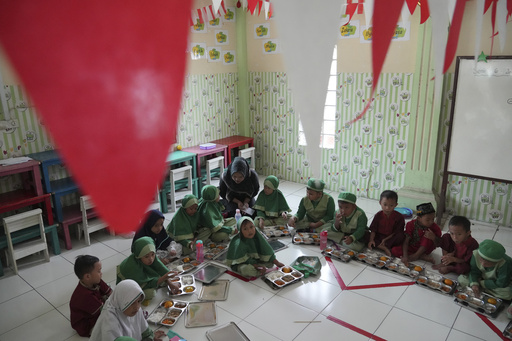 Indonesia initiates complimentary meal initiative to nourish children and expectant mothers in the battle against malnutrition.