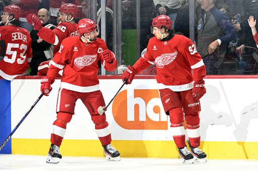 Red Wings dominate Kraken 6-2, securing their seventh consecutive victory