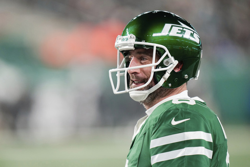 Rodgers delivers 4 touchdown passes in potential farewell game as Jets defeat Dolphins 32-20