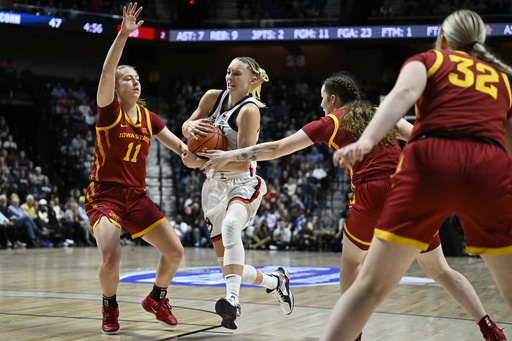 Iowa State’s 30-year run of scoring 3-pointers halts during victory against Texas Tech