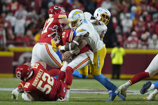 Chargers’ defense aims to cap off resurgence season by permitting the lowest points in the league