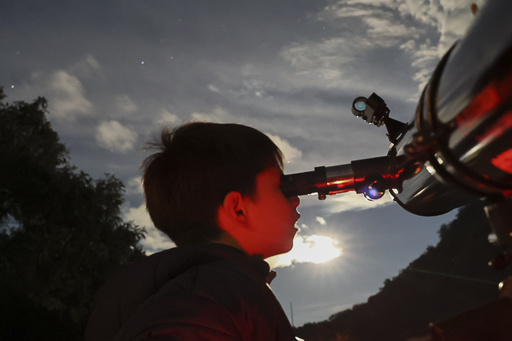 Viewing the planetary alignment in the night sky this January