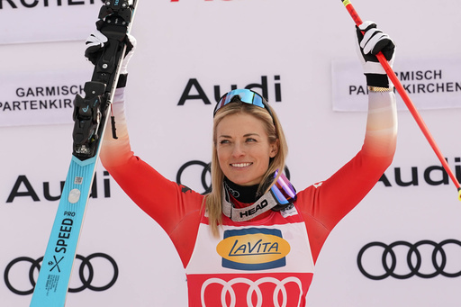 Lara Gut-Behrami achieves her first World Cup victory of the season; Lindsey Vonn places 13th.