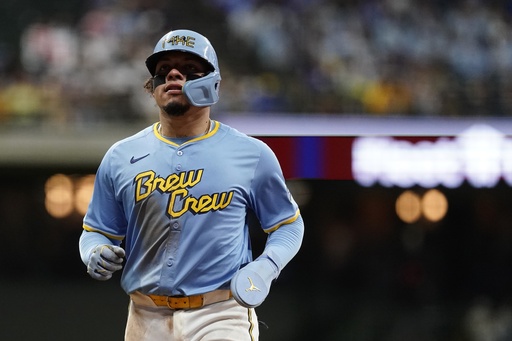 Brewers’ catcher William Contreras signs $6.1 million contract, sidestepping arbitration