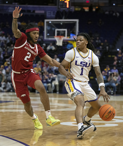 Cam Carter nets 27 points as LSU edges out Arkansas, securing a 78-74 victory