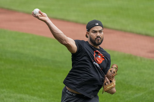 Anthony Santander signs a 5-year contract worth $92.5M with the Toronto Blue Jays.