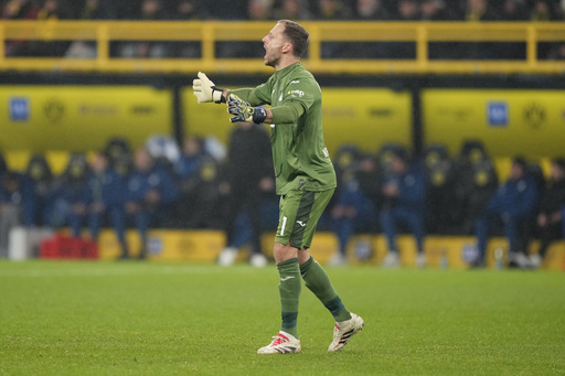 Hoffenheim’s Oliver Baumann sidelined for weeks due to foot injury