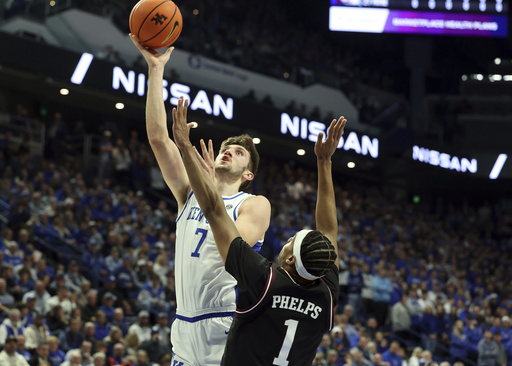 Robinson pours in 22 points as No. 8 Kentucky defeats No. 11 Texas A&M, 81-69