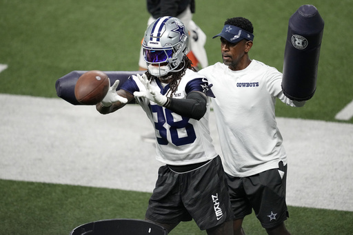 Dolphins bring on ex-Cowboys receivers coach Robert Prince for the same role, according to AP source.