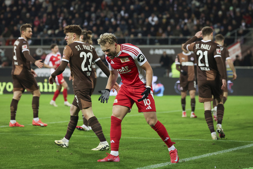 Hlozek’s late goal halts Frankfurt’s victory streak in Hoffenheim’s first match post-Marmoush departure.