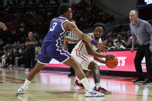 Houston Secures Seventh Consecutive Victory, Defeating TCU 65-46