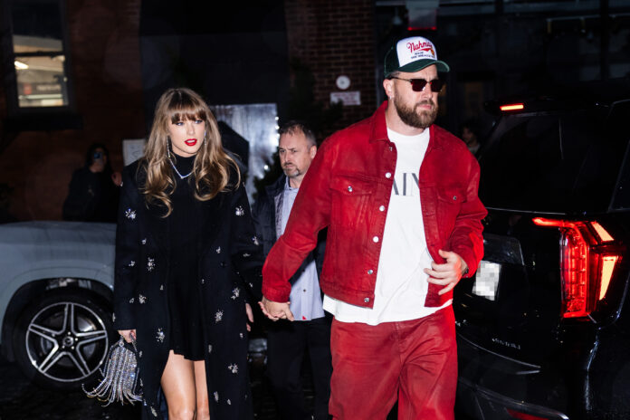 NEW YORK, NEW YORK - DECEMBER 28: Taylor Swift (L) and Travis Kelce are seen in the Meatpacking District on December 28, 2024 in New York City. (Photo by TheStewartofNY/GC Images)