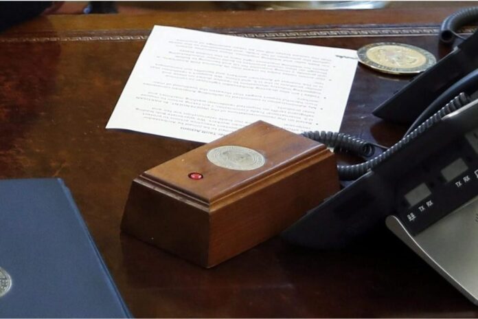 Trump Brings Back 'Diet Coke Button' At The Oval Office (Photo: Global News)