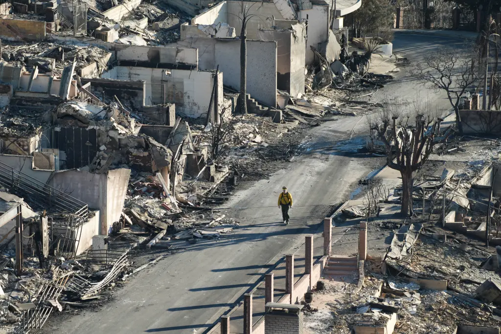 Harris’ Brentwood home was part of the evacuation zone at the height of the Palisades fire.
Anadolu via Getty Images