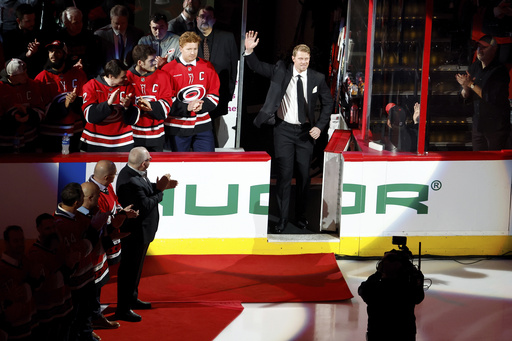 Hurricanes honor Eric Staal by retiring his jersey during pregame celebration