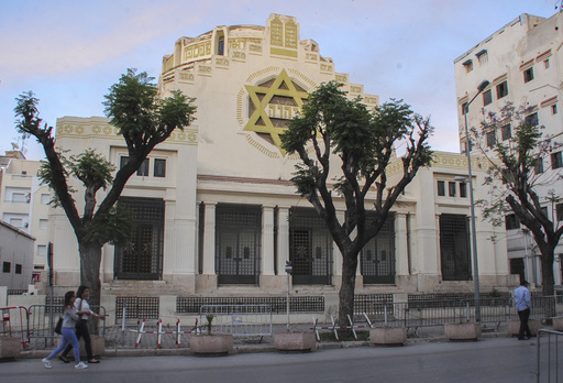 Authorities shoot man who self-immolated near a synagogue in Tunisia