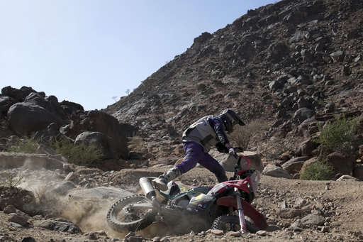 Quintero advances to lead in the opening stage of Dakar Rally