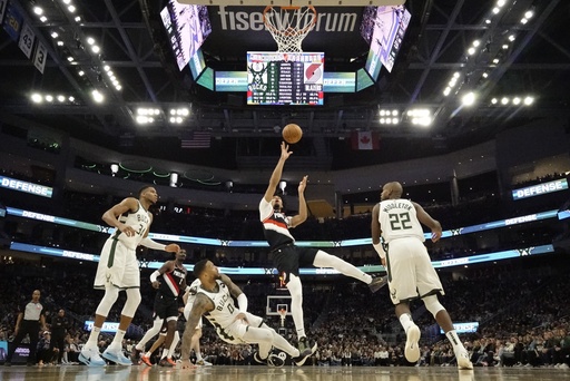 Anfernee Simons and Deni Avdija lead the Trail Blazers to victory over the Bucks 105-102