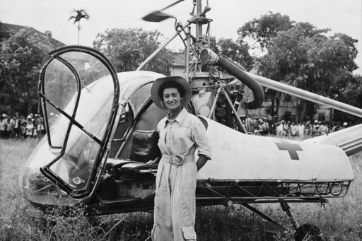 Valérie André, pioneering aviator and parachutist, passes away at 102; she was France’s first female general.