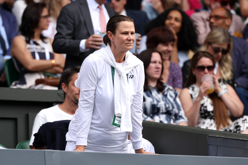 LONDON, ENGLAND - JULY 11: Donna Vekic of Croatia's coach, Pam Shriver looks on as Donna Vekic of Croatia plays against Jasmine Paolini of Italy in the Ladies' Singles Semi-Final match during day eleven of The Championships Wimbledon 2024 at All England Lawn Tennis and Croquet Club on July 11, 2024 in London, England. (Photo by Clive Brunskill/Getty Images)