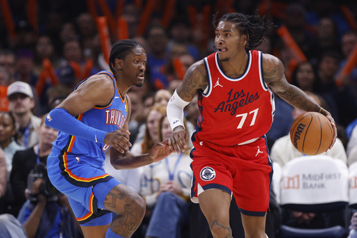 Gilgeous-Alexander tallies 29 points as Thunder clinch 13th consecutive victory, defeating Clippers 116-98.