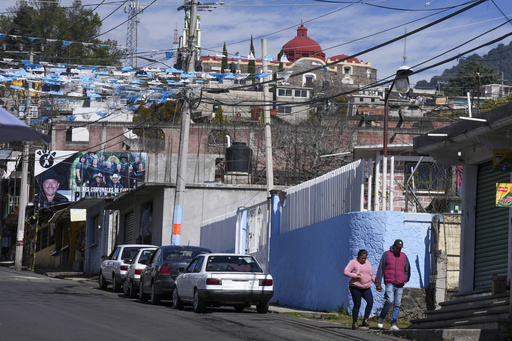 Five fatalities reported in Mexican town caught in crossfire between rival gangs