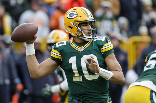 Love and Watson exit Packers’ defeat against Bears due to injuries