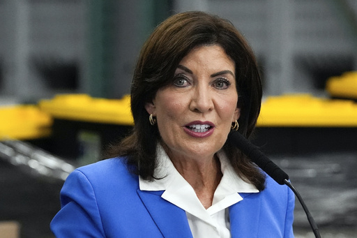 Governor Kathy Hochul proposes a plan to offer free meals to students in New York.