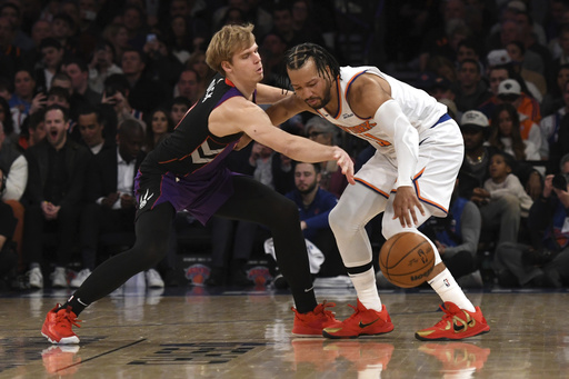 Towns records 27 points and 13 rebounds, while Anunoby adds 27 as Knicks defeat Raptors 112-98