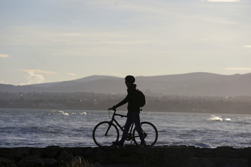 Storm Éowyn brings hurricane-strength winds to Ireland and the UK from the Atlantic