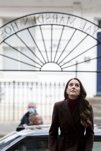 Kate visits cancer treatment center to express her appreciation to healthcare staff