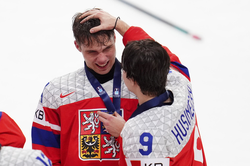 Czech Republic edges past Sweden 3-2 after intense 14-round shootout in world junior hockey bronze medal match.