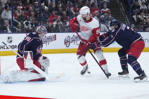 Jonatan Berggren nets late goal, Red Wings defeat Blue Jackets 5-4