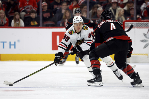 Mikko Rantanen finds the net in Hurricanes’ 3-2 victory over Blackhawks