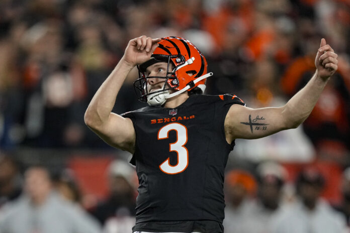 Cincinnati Bengals place kicker Cade York (3) misses a field goal against the Denver Broncos during overtime of an NFL football game in Cincinnati, Saturday, Dec. 28, 2024. (AP Photo/Carolyn Kaster)