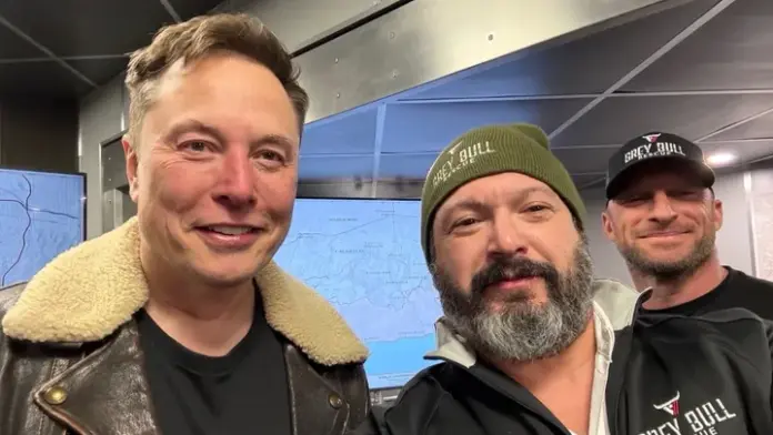 Elon Musk personally delivered mini Starlinks to first responders and volunteers in California on Jan. 12. (Grey Bull Rescue)