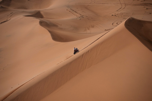 Lategan excels in his journey to Riyadh, gaining an advantage in the Dakar Rally