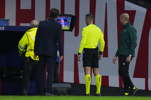 Norwegian football teams decide to eliminate VAR, with a final verdict expected in March.