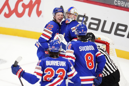 USA defeats Czech Republic 4-1, advancing to the world junior hockey championship final against Finland.