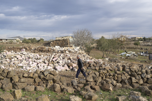 Quneitra citizens in Syria express discontent over the inaction to stop Israeli progress