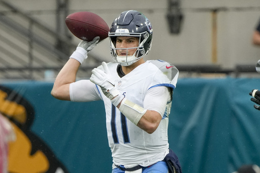 Texans aim to end losing streak as Titans look set for a probable top 10 draft selection